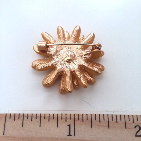 Sunflower Brooch Pin Stylish Copper Metal Flower Trendy Glam Fun Happy Summer - Picture 2 of 2